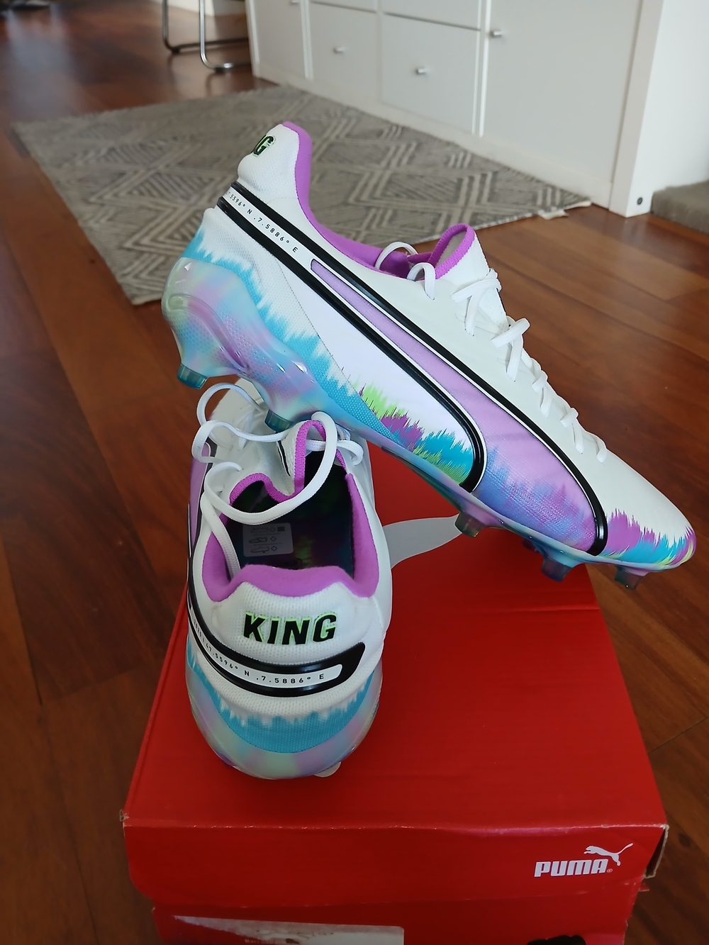 PUMA King Ultimate  Brilliance Soccer Cleats